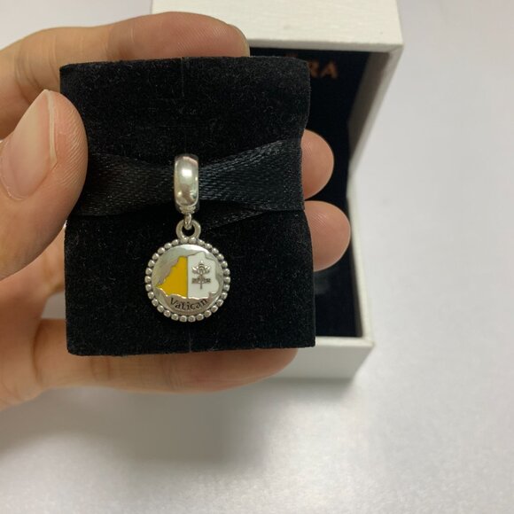 Pandora Vatican Flag Map Exclusive Charm Pendant - Picture 1 of 4